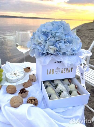 Боксы с клубникой в шоколаде