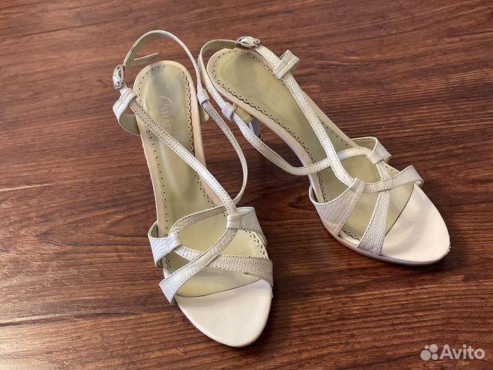 Босоножки 38