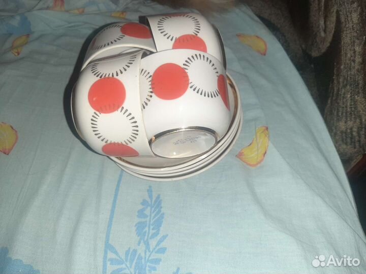 Чайные чашки с блюдцами