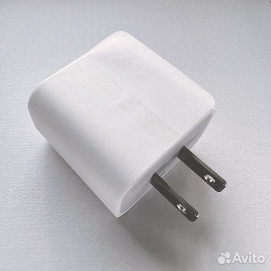 Адаптер питания Apple USB-C 20W