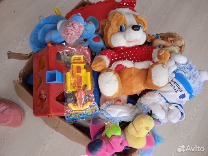 Детские игрушки большой коробкой