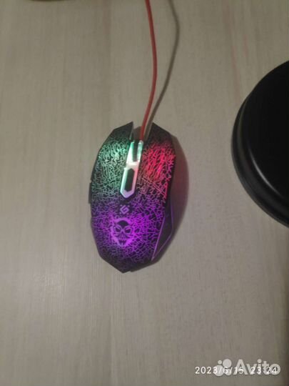 Игровая клавиатура, мышка, коврик