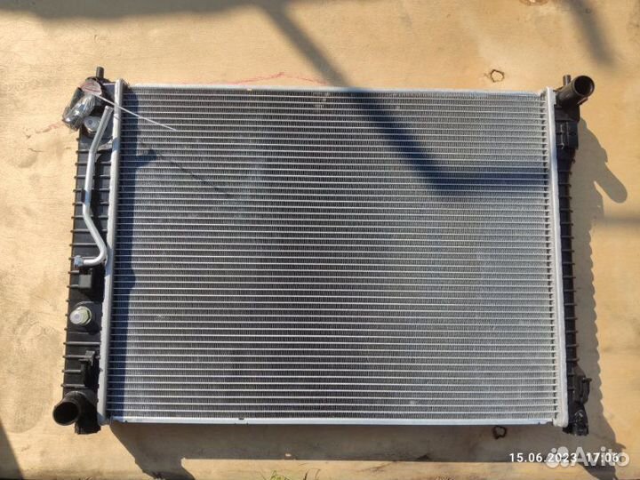 Радиатор охлаждения двс Chevrolet Captiva C100