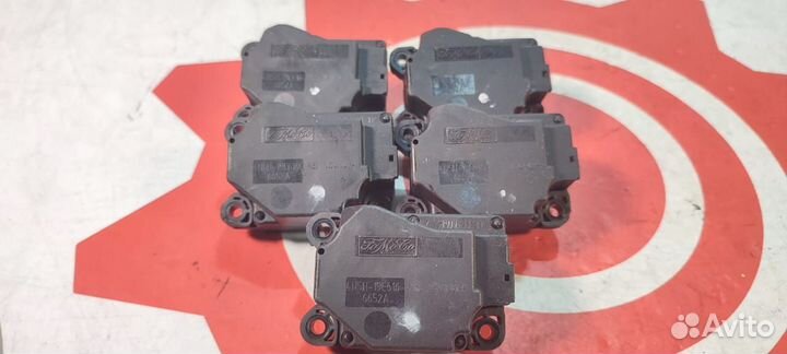 Моторчик заслонок отопителя Volvo C30 S40 V50