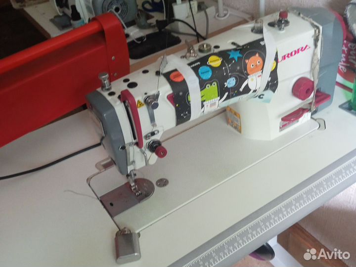 Машинка jaki оверлок и примострочка продам