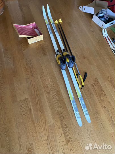 Беговые лыжи Elan с женскими ботинками