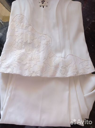 Белый брючный костюм 42-44р-р