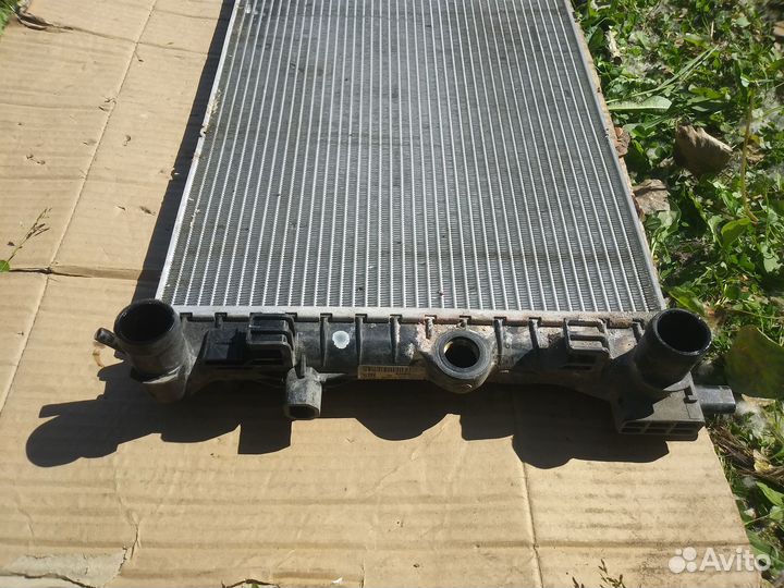 Радиатор двигателя Volkswagen Polo седан