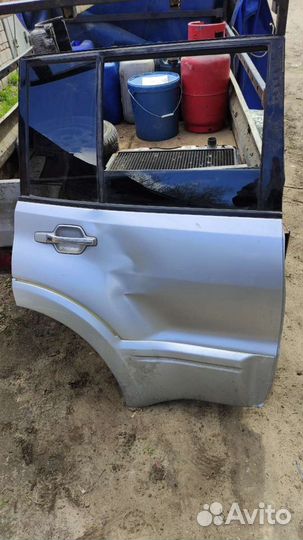 Дверь Паджеро 3