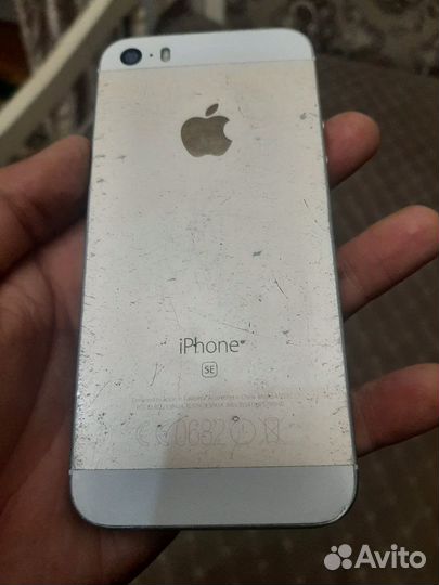 iPhone SE, 64 ГБ