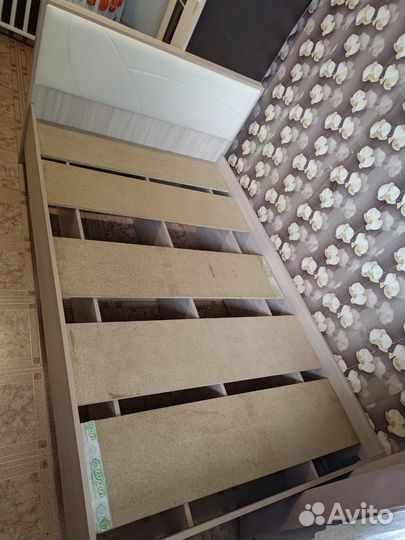 Кровать двухспальная с матрасом бу