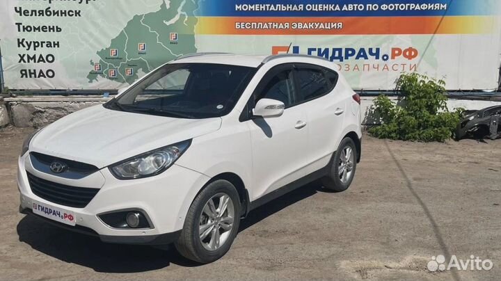 Стекло двери передней правой Hyundai ix35 182421-2