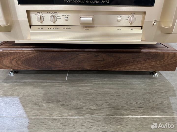 Усилитель мощности Accuphase A-75