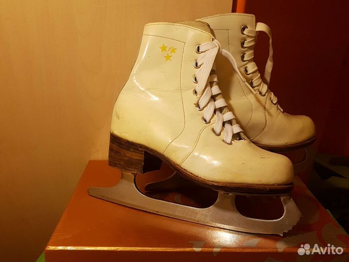 Коньки фигурные кожан-е р.29-30(18.5-19см стелька)