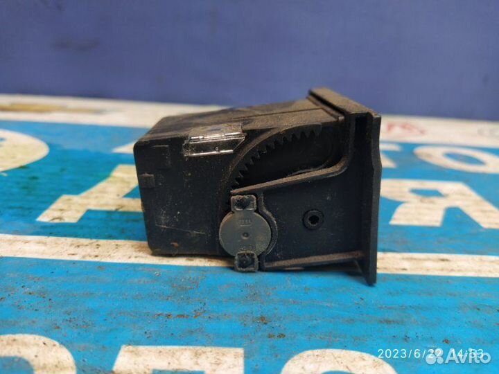 Пепельница Nissan Primera P12 01-08