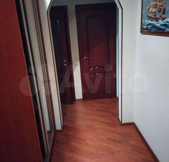 2-к. квартира, 64 м², 1/3 эт.