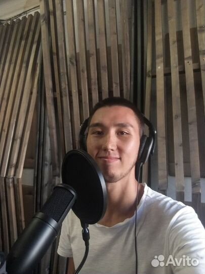 Диктор, озвучка на русском и английском