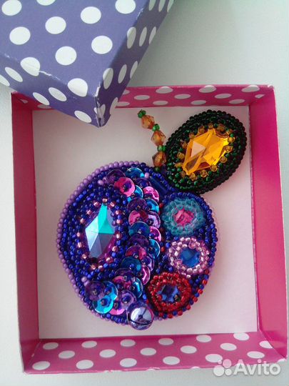 Брошь из бисера