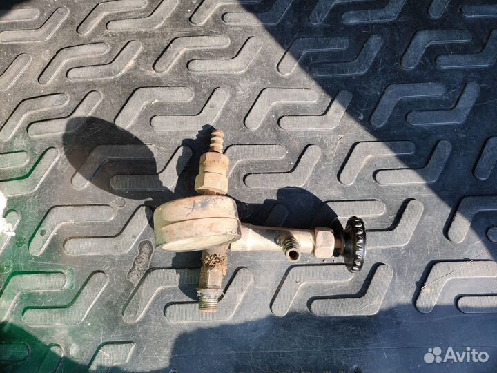 Перепускной клапан, с манометром