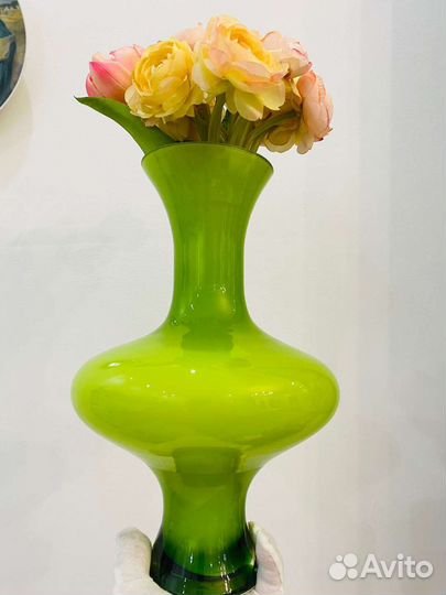 Ваза двухслойное молочное стекло