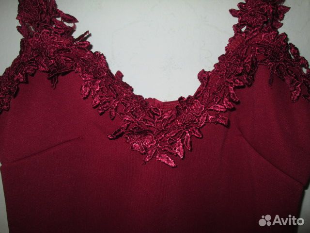 Облегающее бордовое платье 42 р. с кружевом