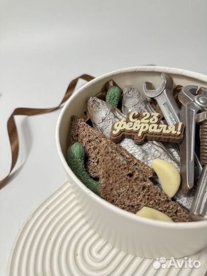 Подарочный бокс с шоколадом 23 февраля