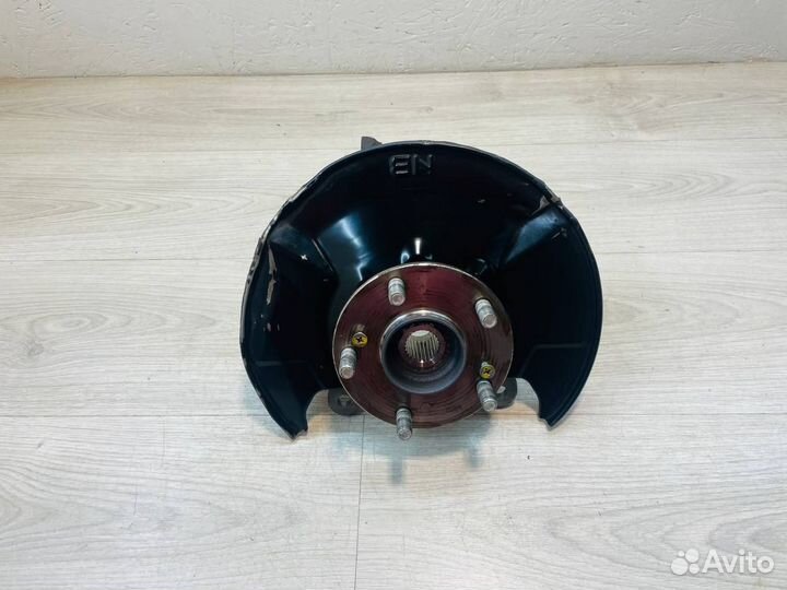 Кулак передний правый Honda Civic 4D 1.8