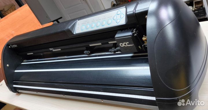 Режущий плоттер GCC Sable SB-60
