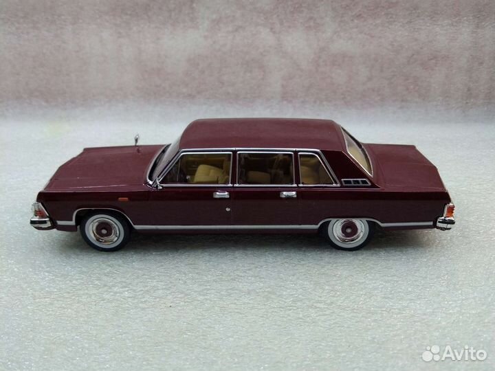 Модель автомобиля газ-14 Чайка 1/43