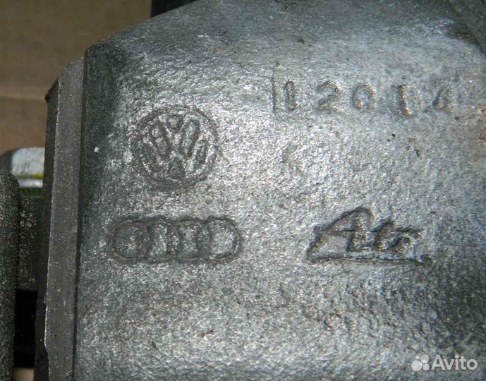 Суппорт передний левый/правый VW Touran