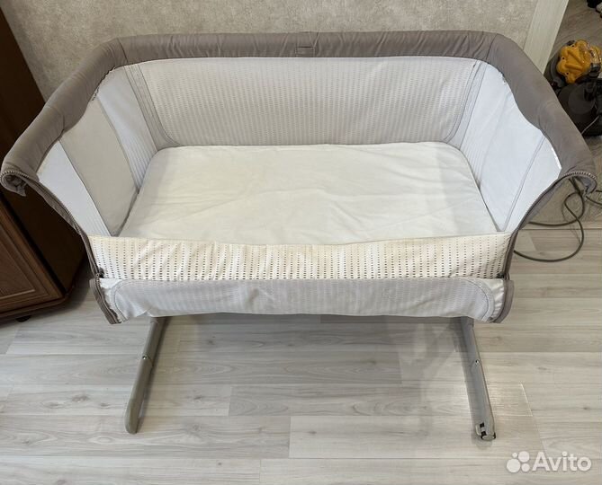 Детская кроватка для младенца