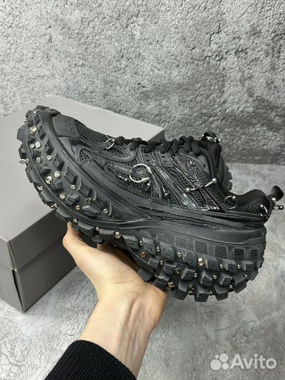 Balenciaga Bouncer Screw Defender