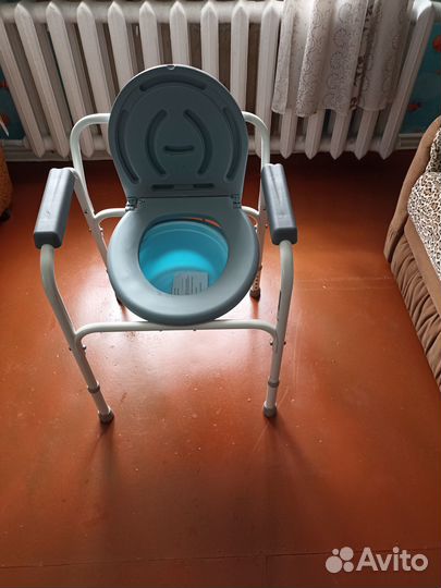 Санитарный стул