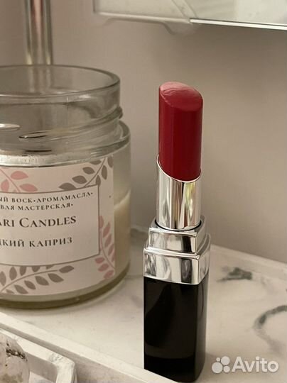 Красные помады Chanel и DG