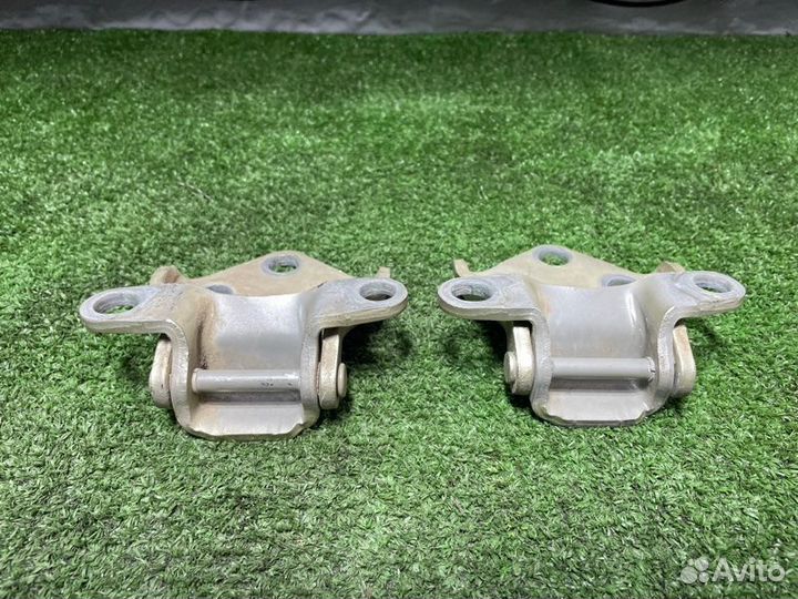 Петля двери багажника Toyota Funcargo NCP21 1NZ