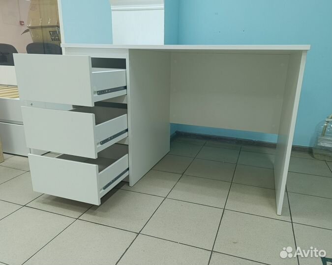 Письменный стол IKEA