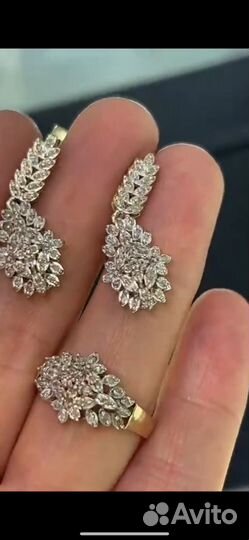 Золотой комплект 585 проба с бриллиантами