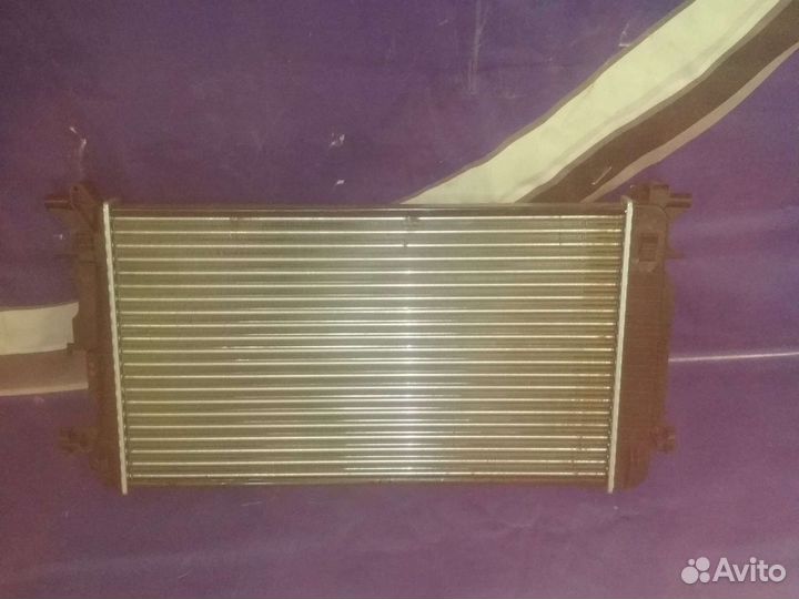 Радиатор охлажднения Mercedes sprinter W 906