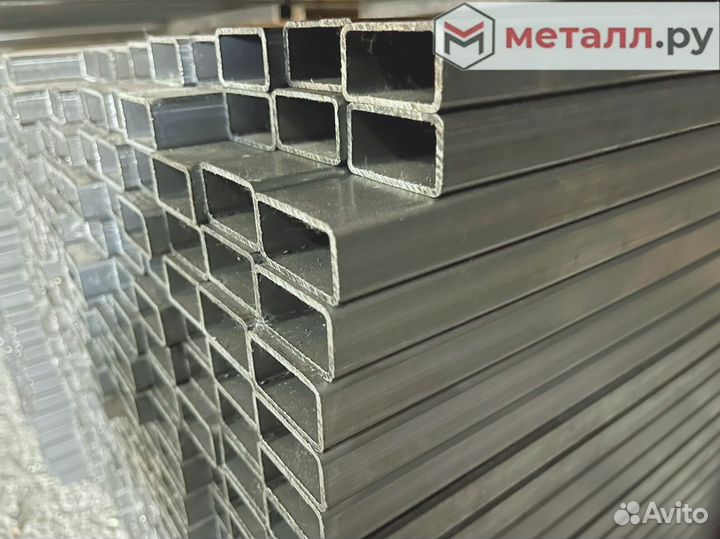 Профильная труба 40х20х2 мм