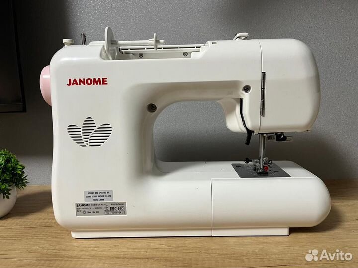 Швейная машина janome dc4030
