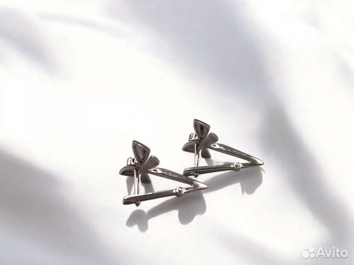 Золотые серьги с бриллиантами 585 пробы