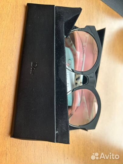 Солнцезащитные очки