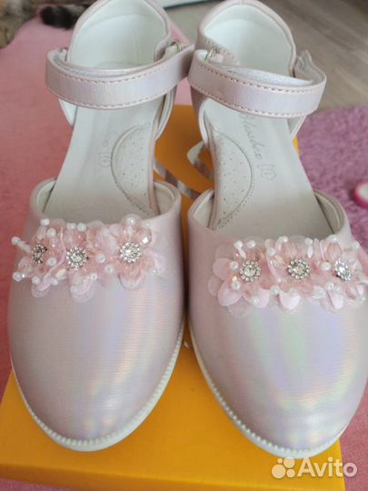 Продам туфли для девочки