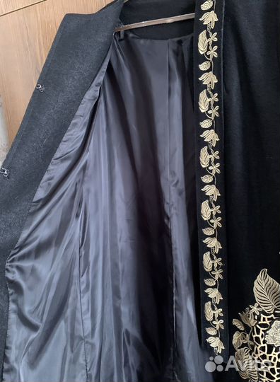 Пальто с вышивкой натуральная шерсть