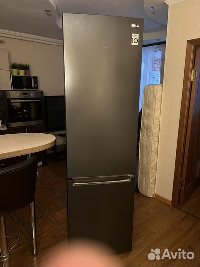 Холодильник новый