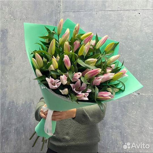 Лилия, розы