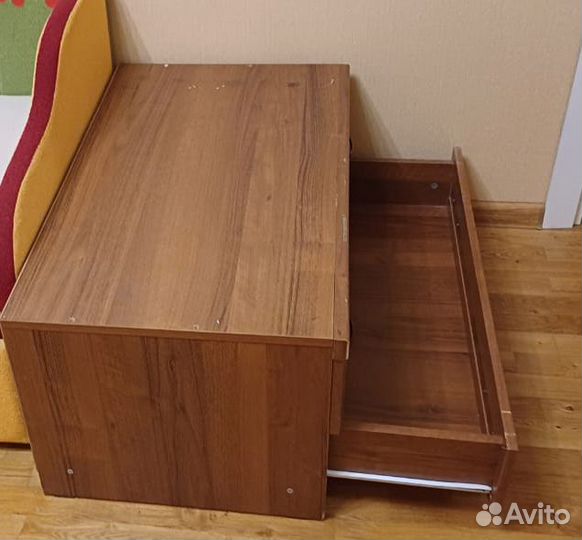 Тумба с ящиками