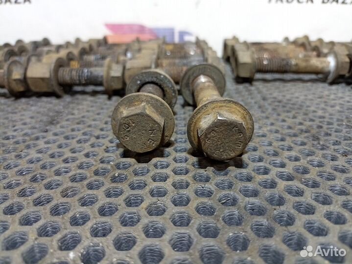 Комплект болтов опоры плиты седла Renault T