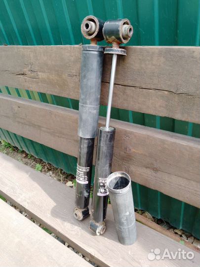 Амортизаторы задние Ниссан Кашкай J10 2010г