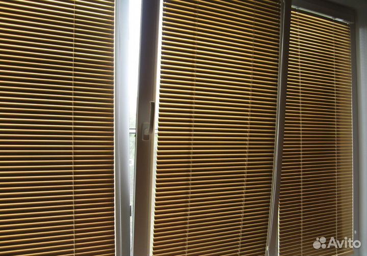 Горизонтальные жалюзи на пластиковые окна